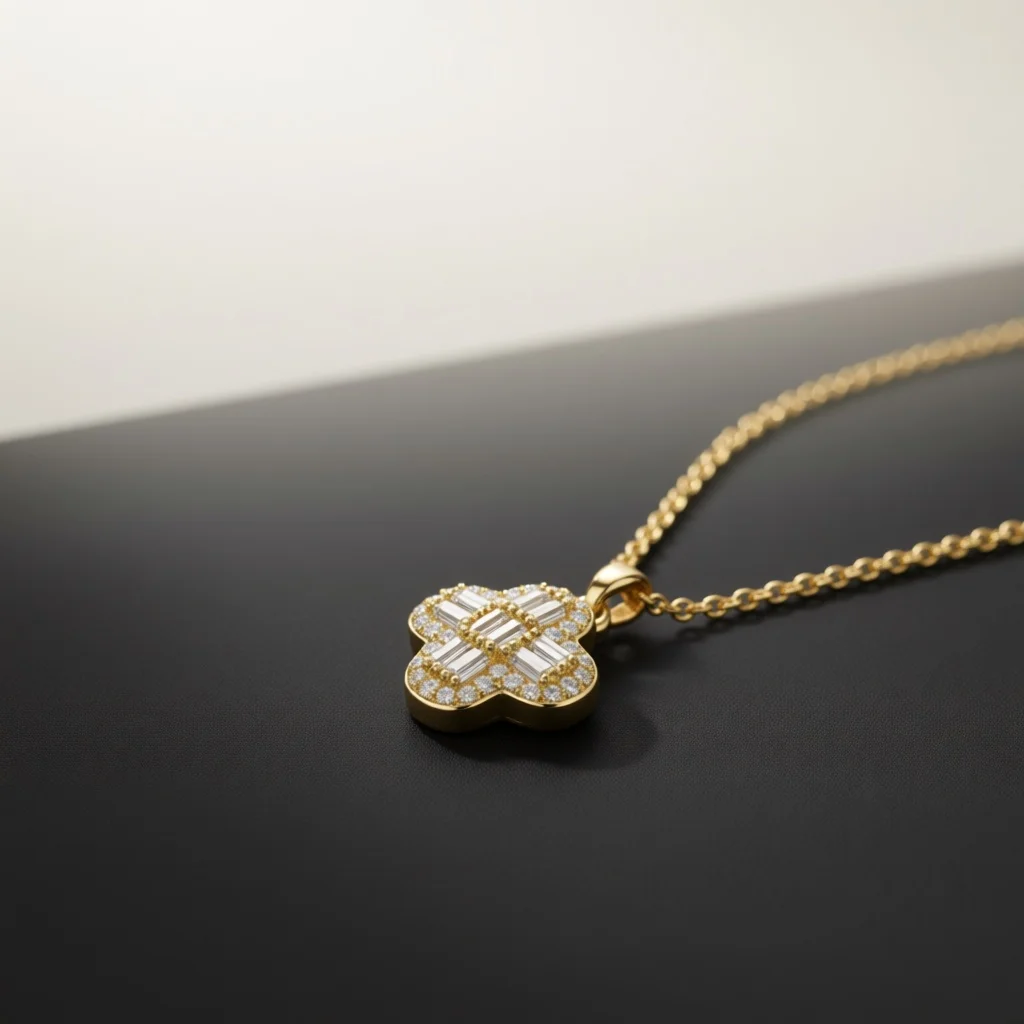 Gorgeous Gold Tone Copper Pendant Necklace, Mixed Cut Zircon Four Leaf Clover Decor Jewelry for Banquet & Special Gift Selection