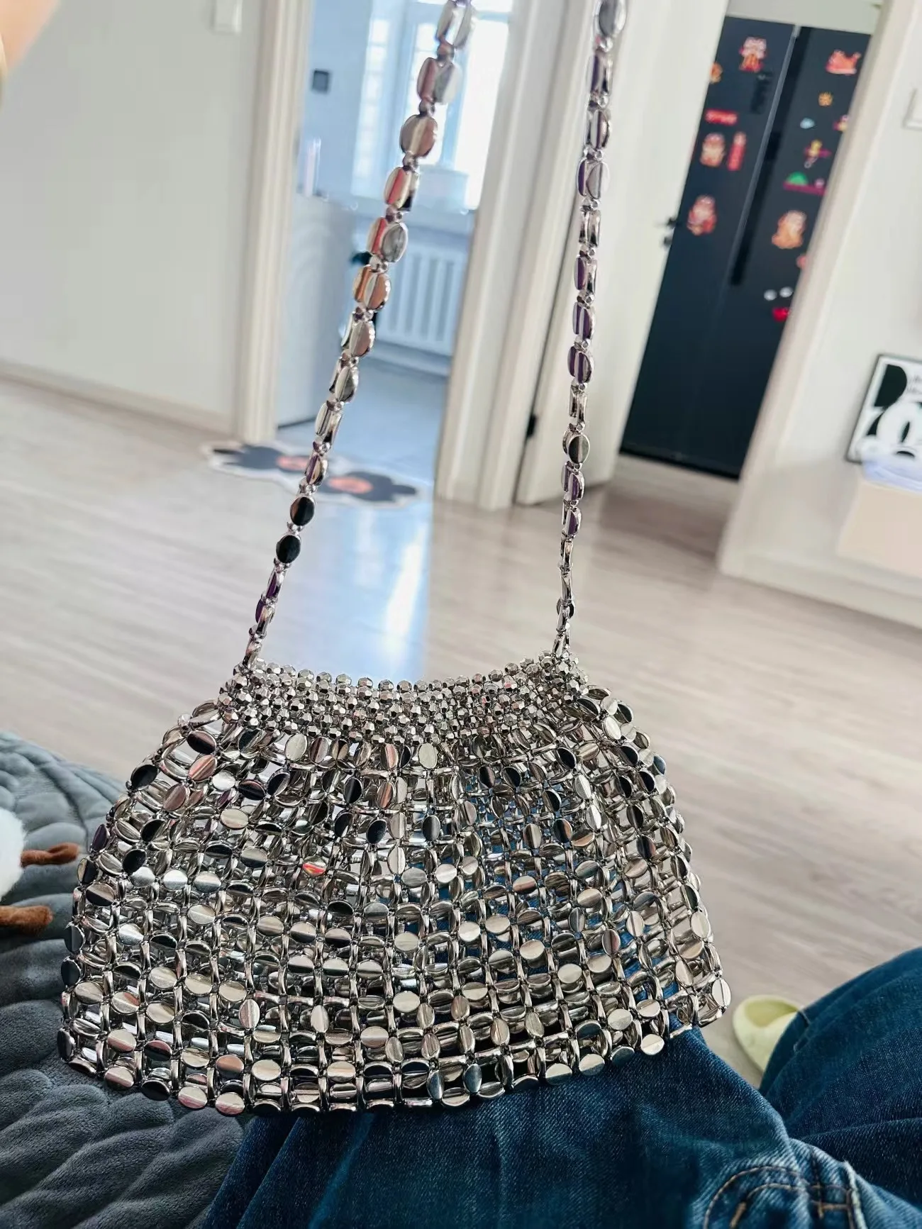 2024 New Retro Metal Silver Design piccola borsa cava intrecciata a mano con perline di lusso una spalla per le donne