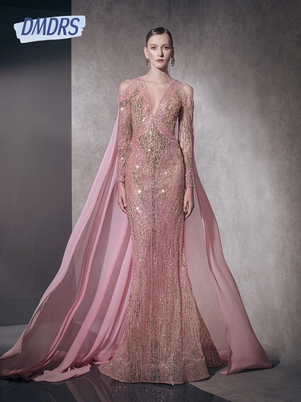 

Pink Sophisticated V Neck Evening Dress With Cape Elegant New Arrival Cocktail Gown Customized Women Beaded Dazzling Party Wear