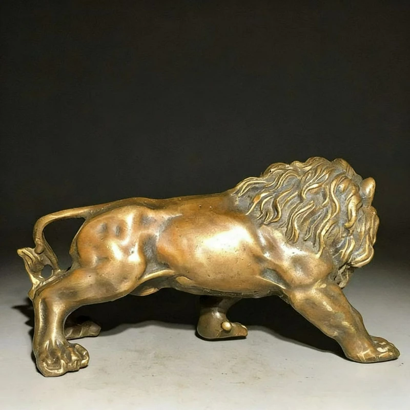 Retro Copper Sculpture African Grassland Overlord King Lion Living Room Copper Sculpture Ornaments Desktop Decoration Crafts