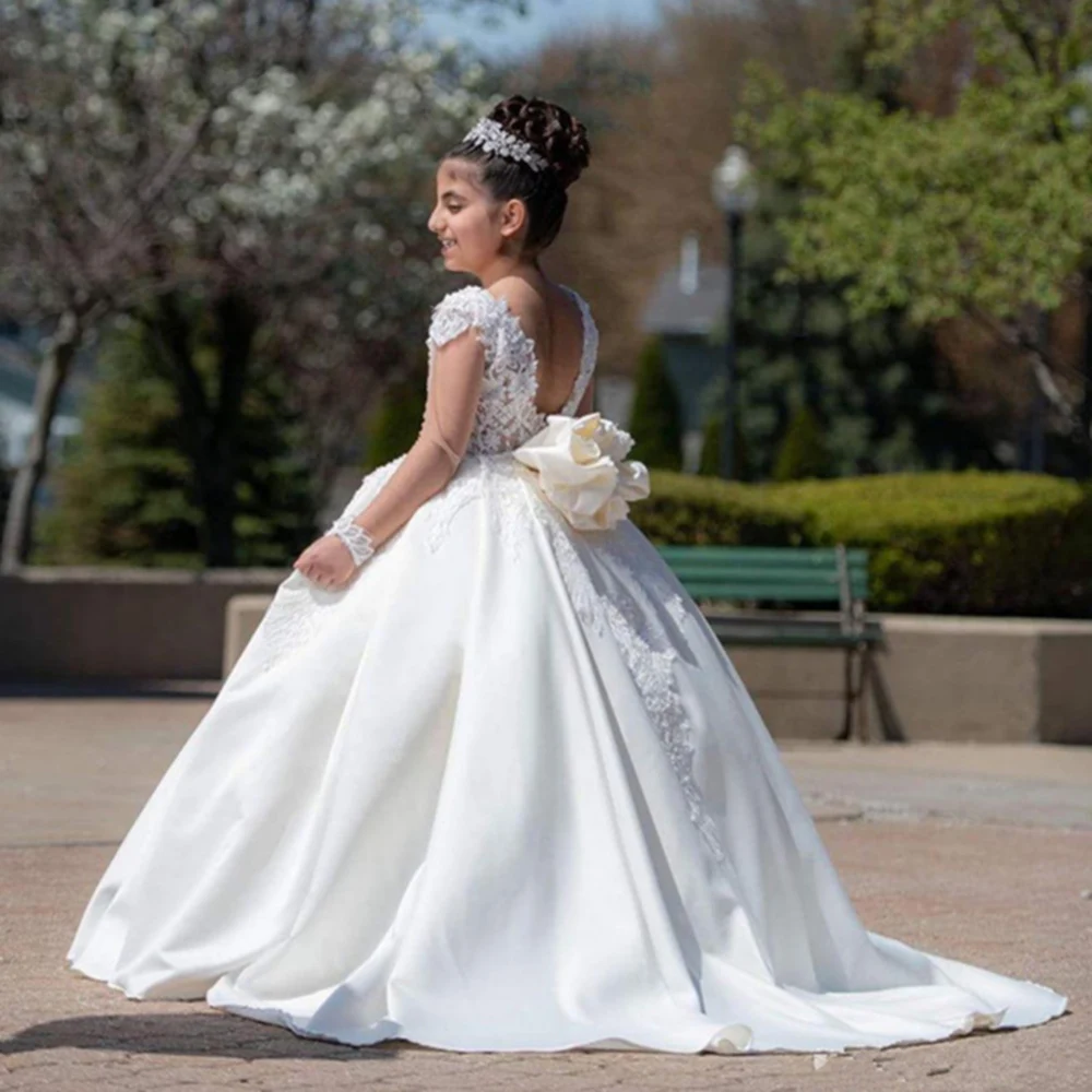 Elegant White Long Sleeves Hollow Back Floor Length Flower Girl Dresses For Wedding Lace First Communion Dresses For 2-14 Years