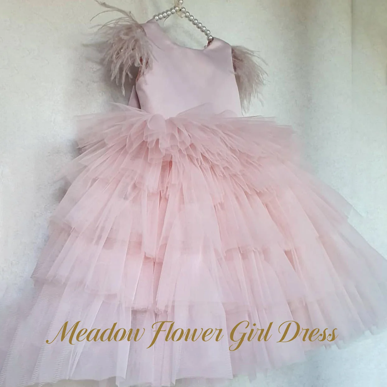 

Meadow Blush Pink Children Birthday Wedding Dresses Feather Shoulder First Communion Gown Round Neck Girls Princess Dress