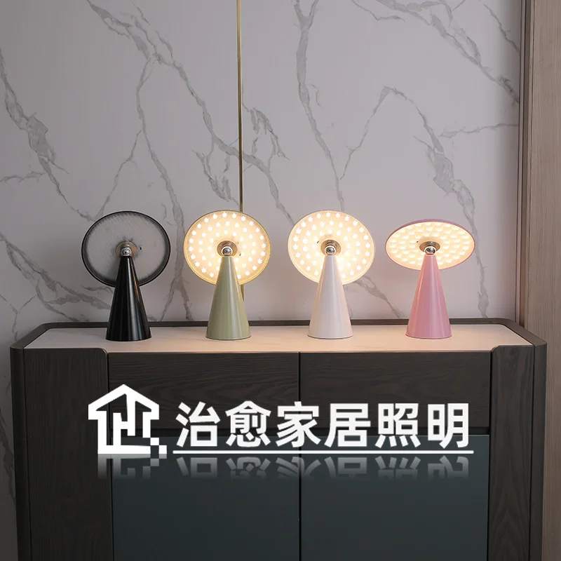 شحن جو مغناطيسي على شكل فطر، غرفة نوم بسيطة بجانب السرير، مصباح مكتبي مزخرف يعمل باللمس #1