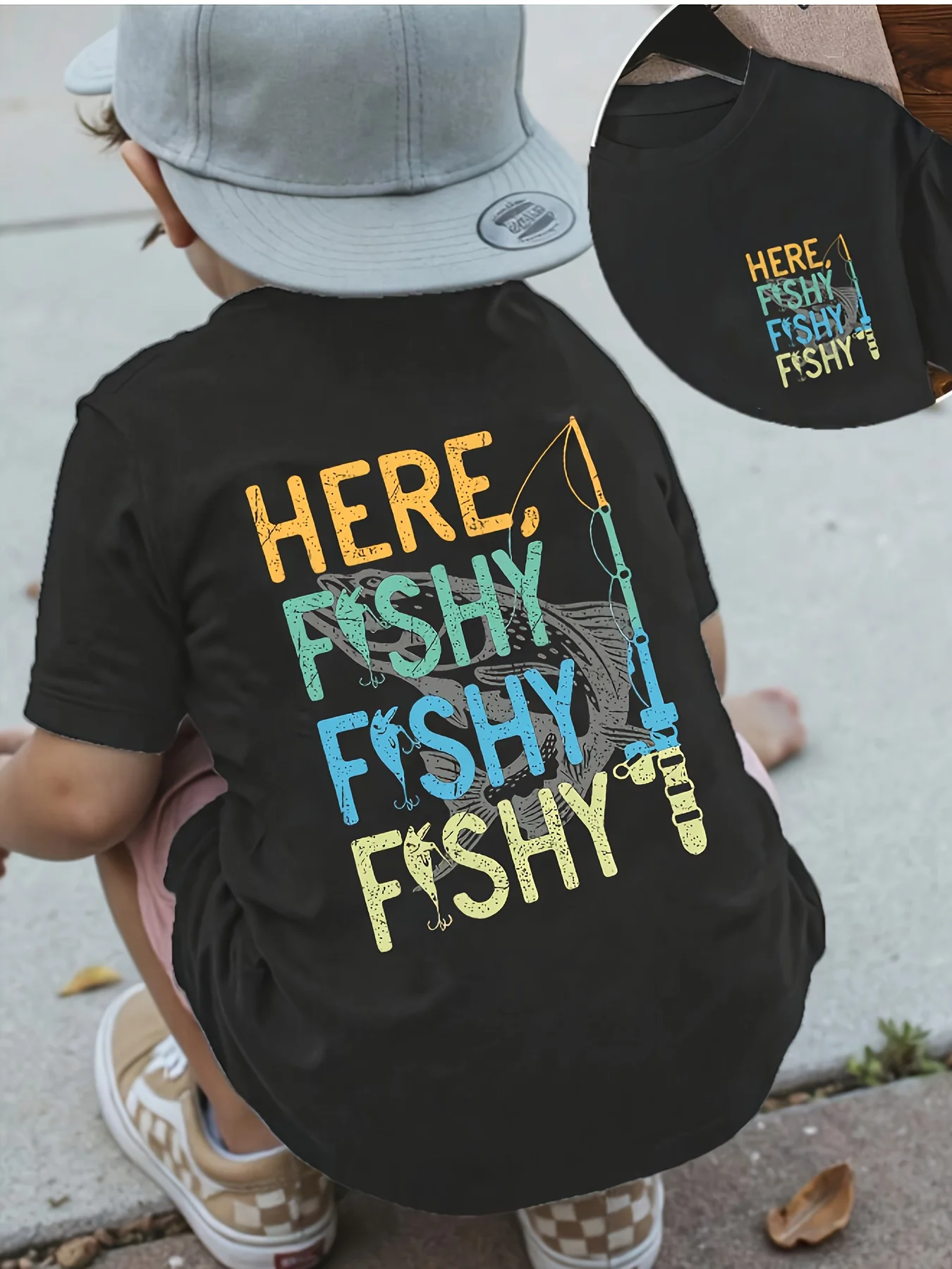 

Colorful letters and fishing pattern prints casual and simple style suitable for children's outdoor travel wear
