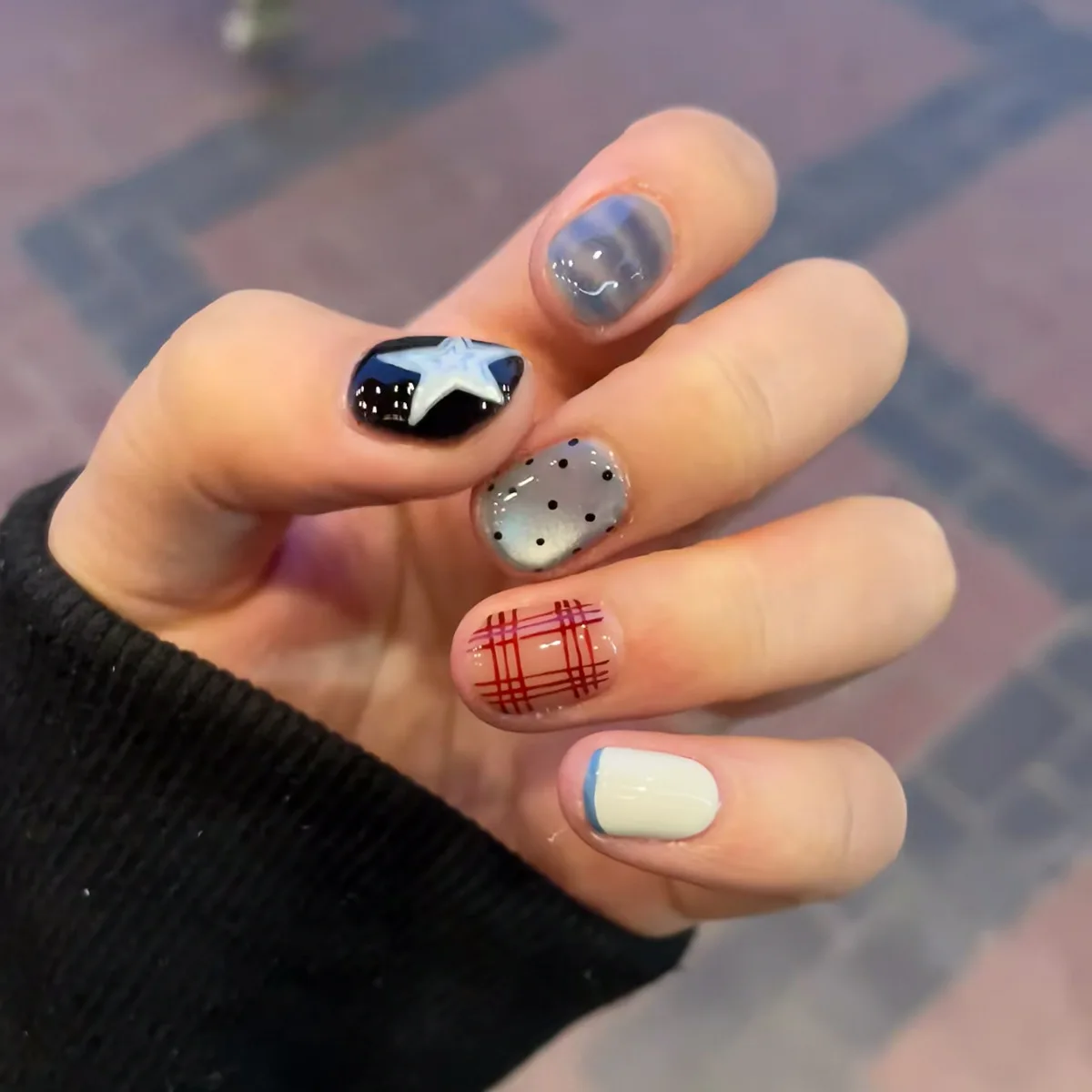 10pcs Short Handmade Nails Instagram-inspired Minimalist Fashion Hand-painted Star Checkered Press-on Nail Tips Perfect for Girl