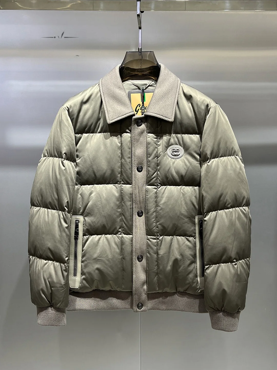 

Мужская зимняя куртка-пуховик белого цвета с наполнителем из утиного пуха, свободного кроя, с дизайнерскими вставками и воротником, роскошная повседневная верхняя одежда