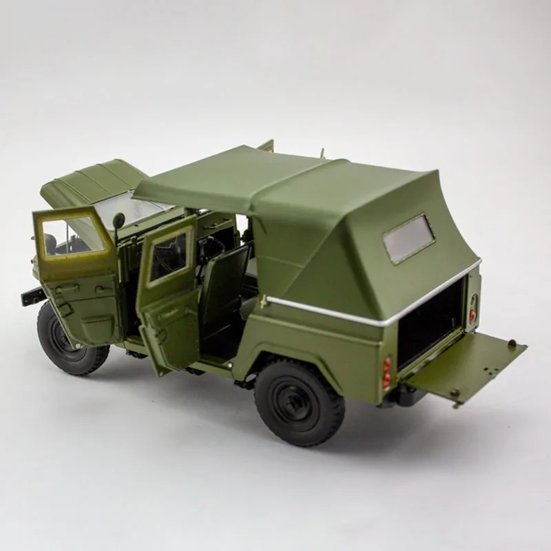 Diecast Alloy 1/18 Scale Beijing 212 BJ 212 Military Off Road Vehicle Car Model Adult Toy Classic Gift Collection Static Display