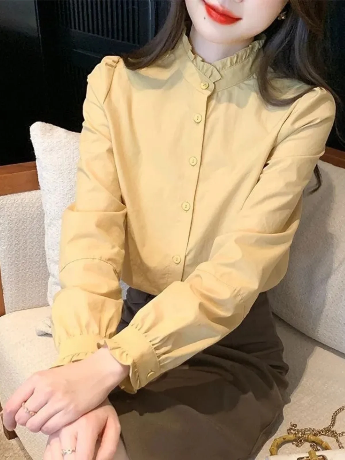 

Хлопковая женская блузка с воротником-стойкой, осенняя мода 2026, новый дизайн, эксклюзивная модель для узкого круга аудитории, с текстурой под дерево