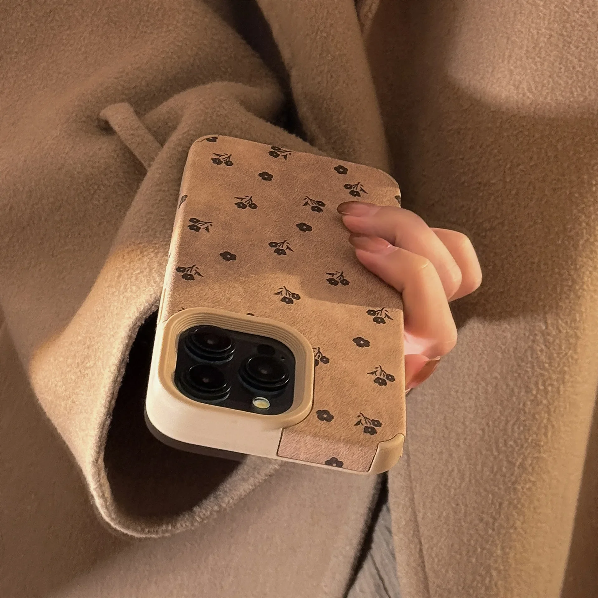 Retro flowers Suede leather art Phone Case For iPhone 17 16 15 14 13 12 11 Pro Max 17 air Case Cute Luxury Cartoon leather Cover