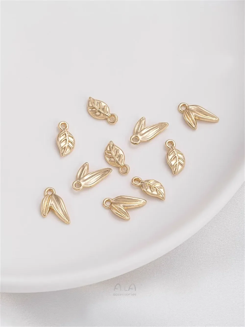 

14K Gold Leaf Pendant Bamboo Leaf Pendant Handmade Diy Bracelet Earrings Tail Chain Charms Pendant Accessories