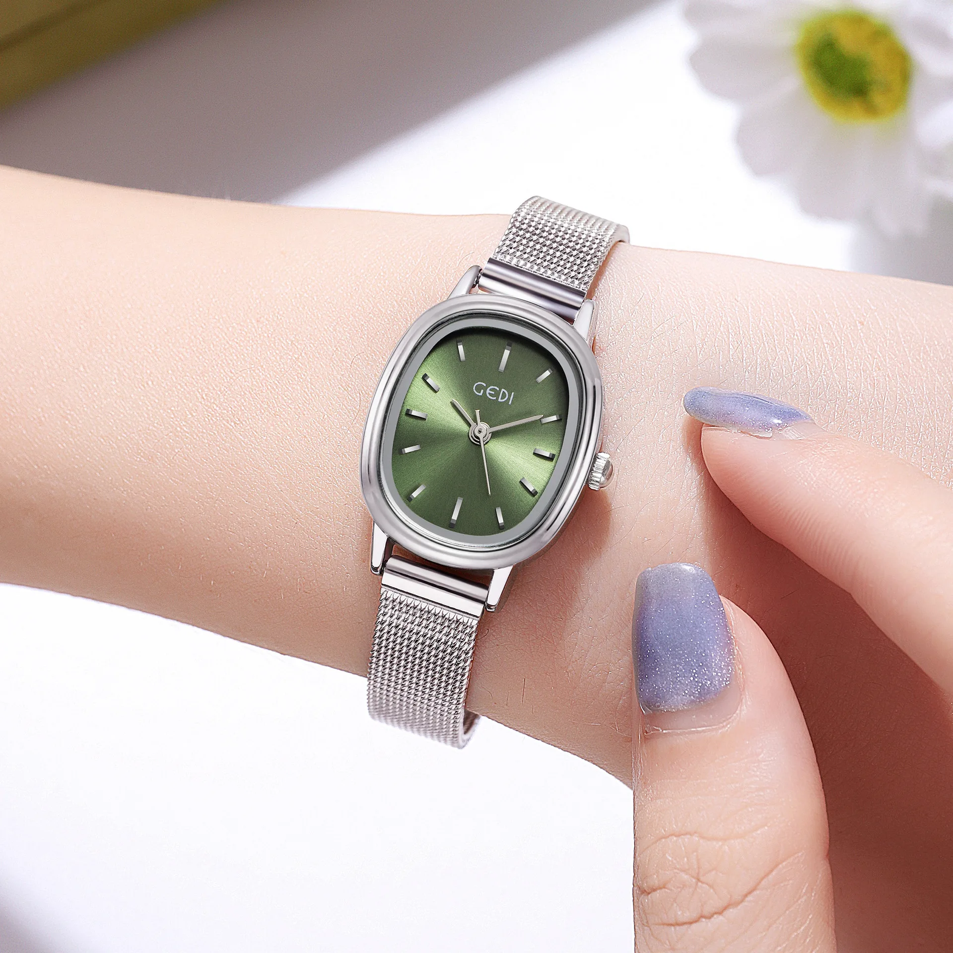 Oval small dial women's watch niche high-end simple student watch waterproof stainless steel ladies watch