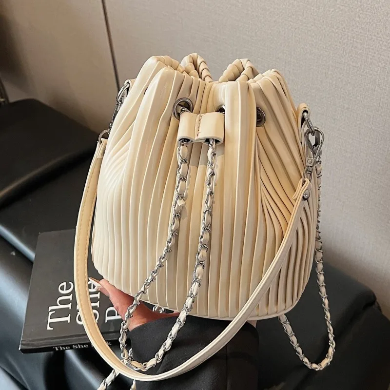 

Wrinkled Drawstring Crossbody Bag New Women's Summer Korean Fashion Versatile Bucket Pu Single Shoulder Crossbody Bag