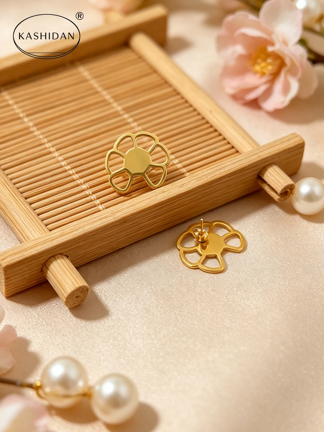 Fashion Stainless Steel Flower Stud Earrings for Women Geometric Hollow Out Open Petal Statement Earrings
