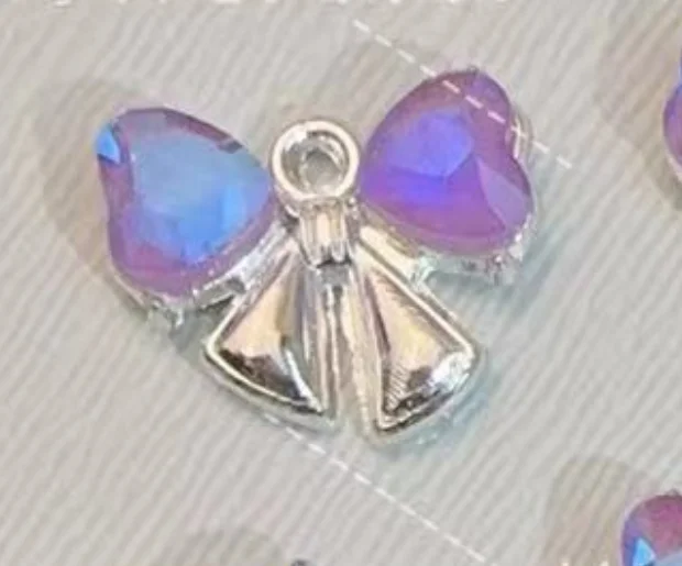 Collar pequeño con colgante de mariposa de oro