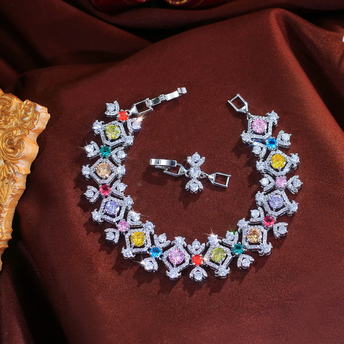 

Новые модные разноцветные теннисные браслеты Pera 2026 для женщин, свадебные браслеты с радужными цирконами, ювелирные изделия, цепочка на руку B092