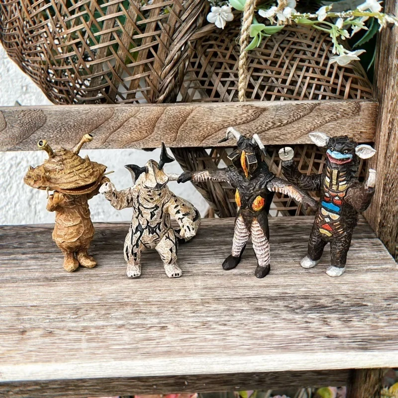 

(In Stock)Bandai Wood Carving Monster Figure Set P2 - J Zetton & Eleking Ultra Kaiju Model