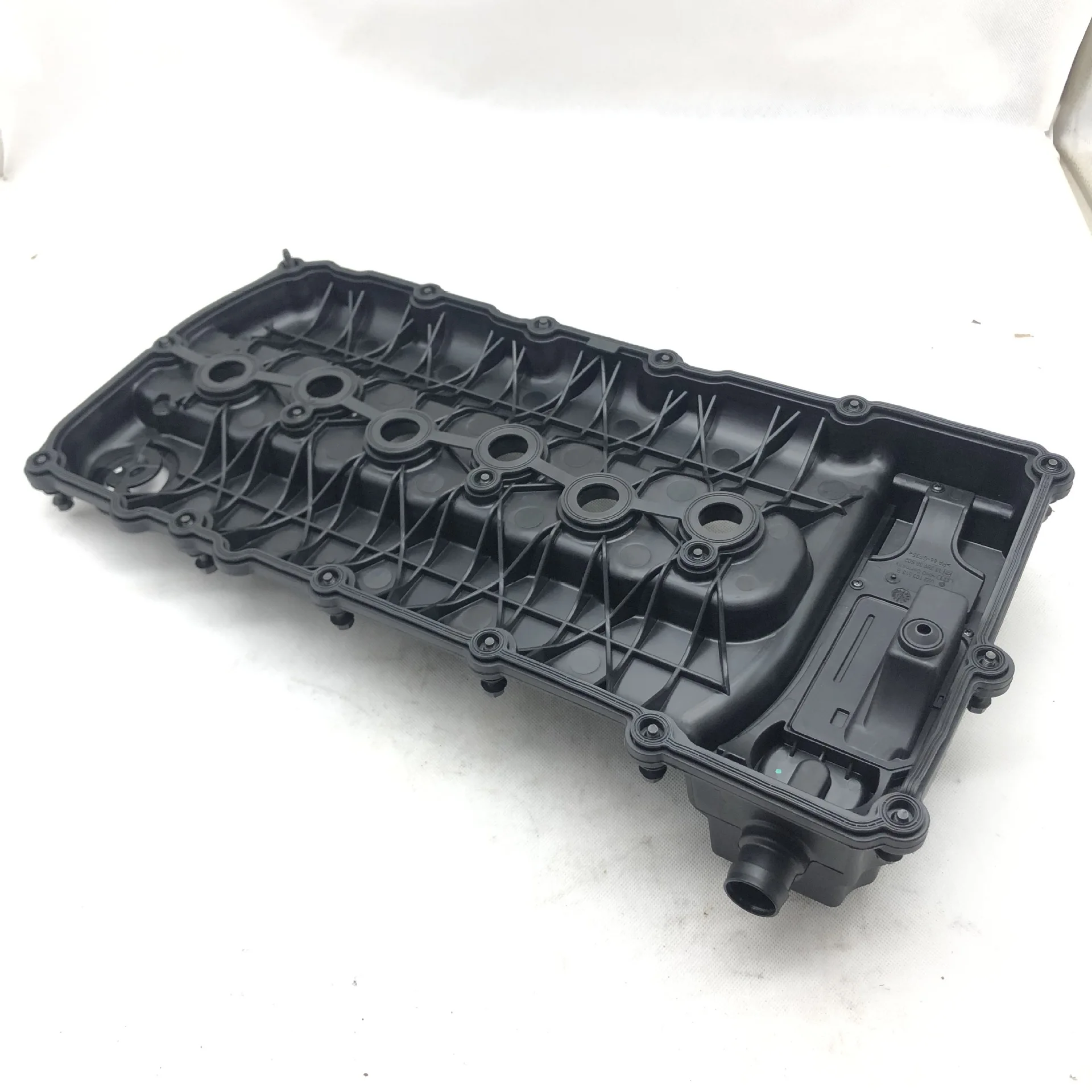 For Porsche valve cover 95510513500