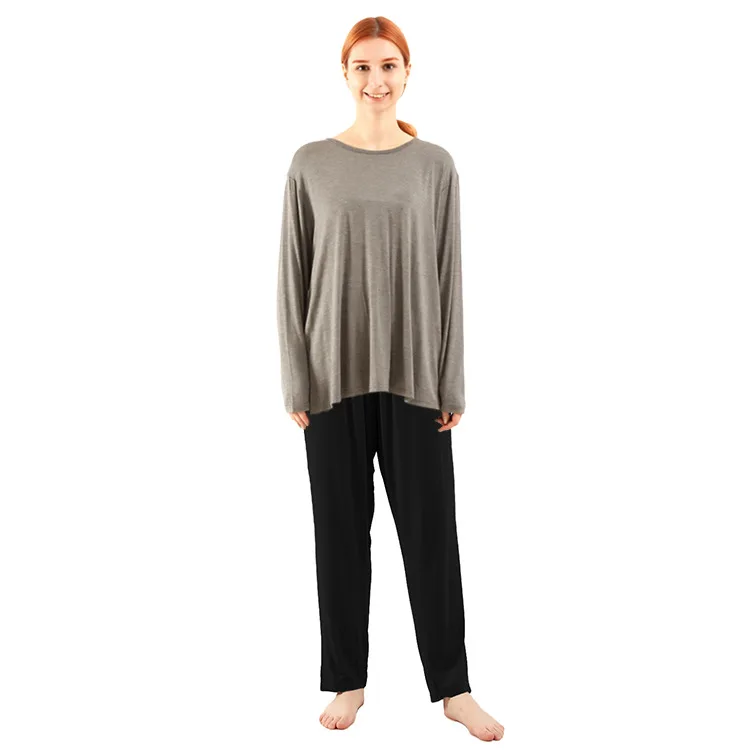 _dark gray top + black pants