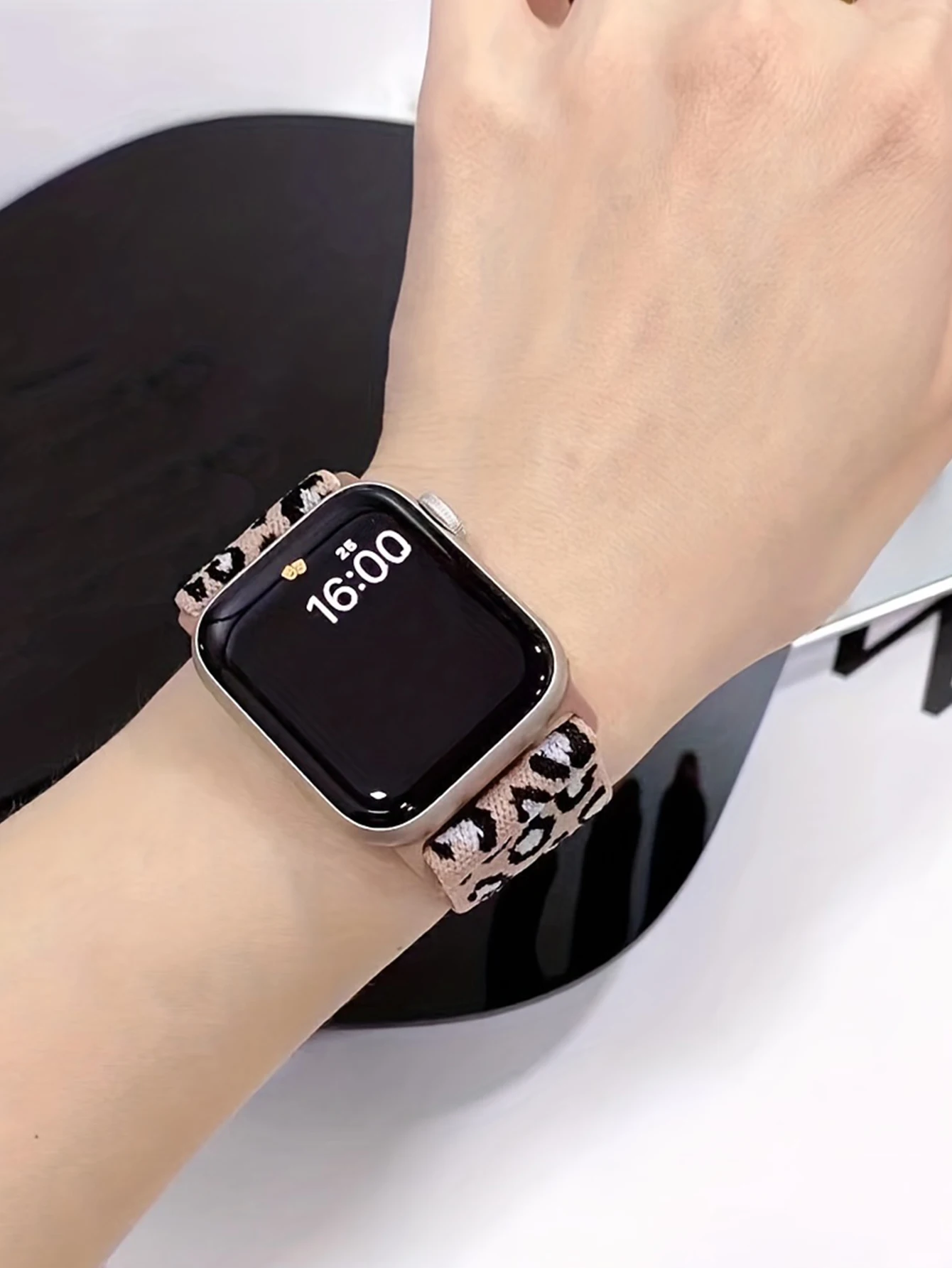 Cinturino in nylon chic con stampa leopardata per Apple Watch serie 9/8/7/6/5/4/3/2/SE, compatibile con 38/40/41 mm e 42/44/45/49 mm