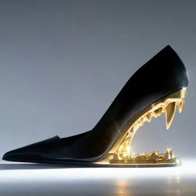 

Sharp Pointed Tiger Teeth Shallow Mouth Metal Heel Runway Runway Shoes Plus Size Patent Leather Ultra-high Heels Women's Shoes