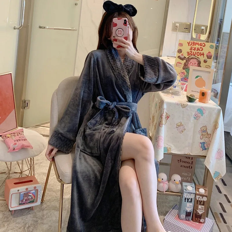 

Autumn Winter Coral Fleece Bathrobes Homewear Flannel Robe Women Casual Simple Comfortable Sleepwear Warm Long Sleeved Nightgown