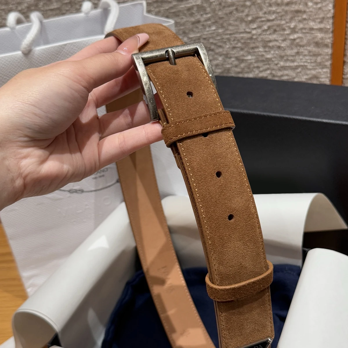 حزام جلد سويدي للرجال، حزام Nubuck كاجوال/فستان، تصميم كلاسيكي بسيط وصندوق هدايا مميز له