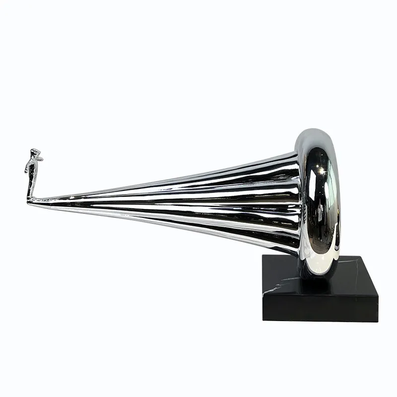 Modern light luxury art figure ornaments, model rooms, study rooms, TV cabinets, soft decorations, creative home sculpture