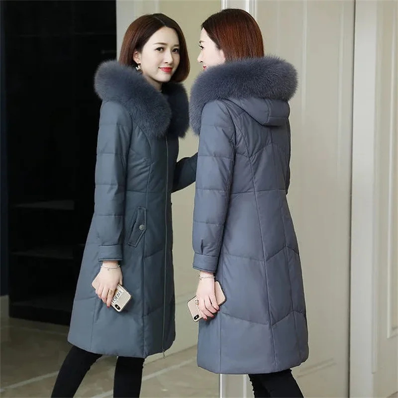 겨울 중간 길이 가죽 코트 2023 새로운 두꺼운 PU 가죽 Haining 여성 코튼 드레스 슬림 맞는 한국어 후드 여성 코트