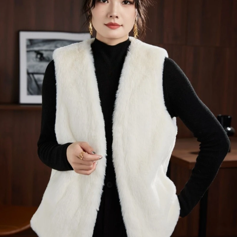 Hot Sale Winter Jacket Vest Women's Short faux Fur Blazer with Detachable Hood Fashionable Slimming Design​