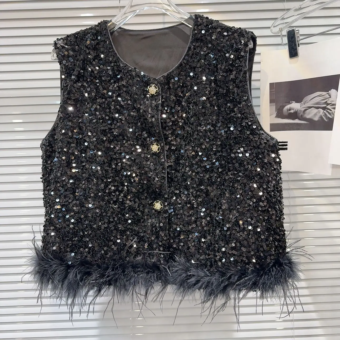 Spring Autumn Korean Style Sequins Sleeveless Vest 2026 New Women Patchwork Feathers Vest Female Sweet Bling All-match Vest