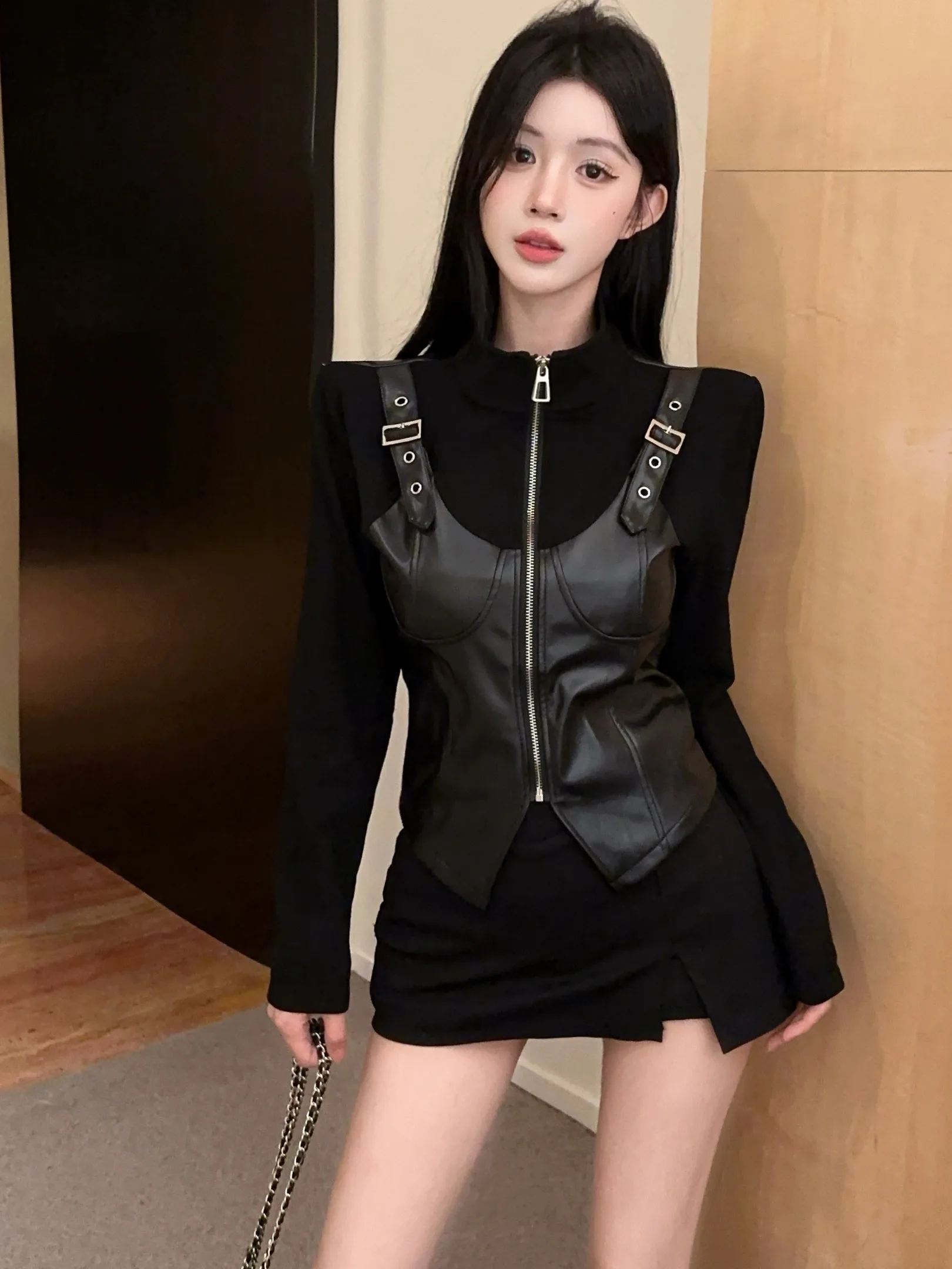 

Женская приталенная кожаная футболка с воротником-стойкой на молнии, в стиле пэчворк, с контрастным дизайном, длинным рукавом, премиум-качество