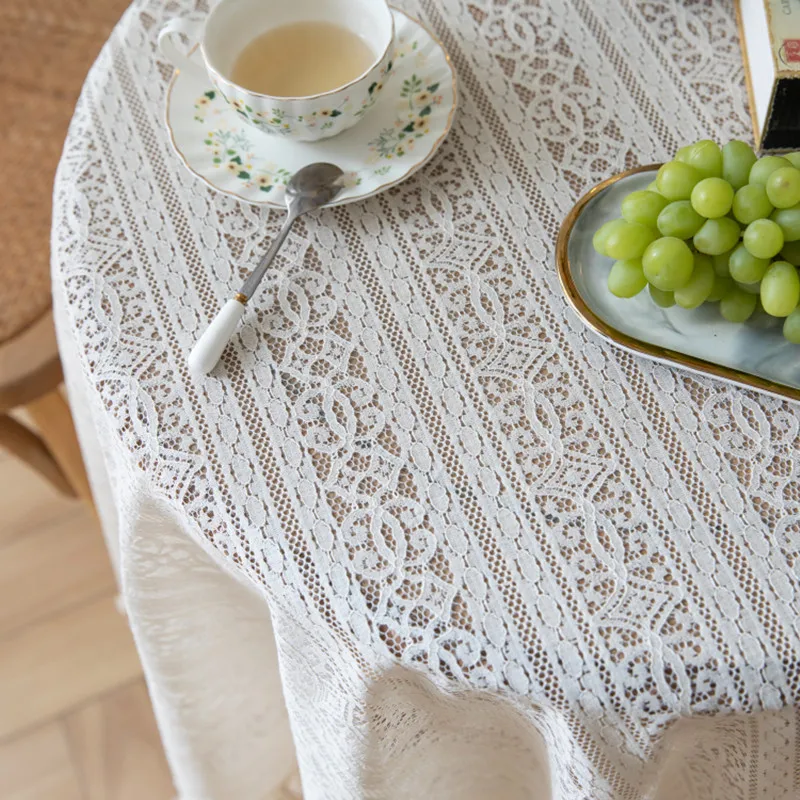 ภาษาฝรั่งเศสคําสวนโครเชต์พู่ตารางผ้า Beige Hollow Out ผ้าปูโต๊ะโพลีเอสเตอร์พื้นหลังผ้าตกแต่งตาราง
