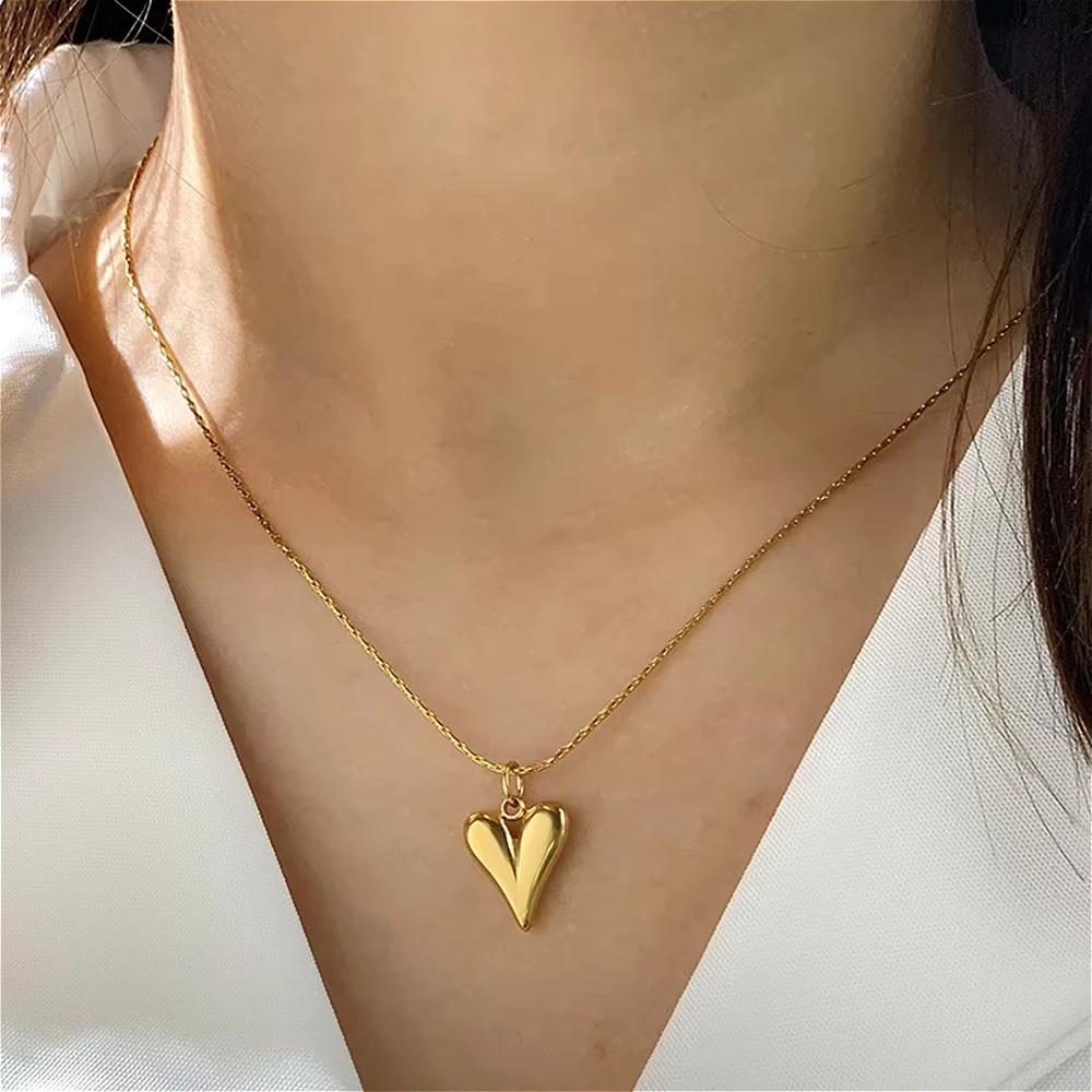 Golded Choker Stainless Steel Pendant Necklace for Women Butterfly Heart Pendants Women's Chunky Jewelry Accessories One Piece