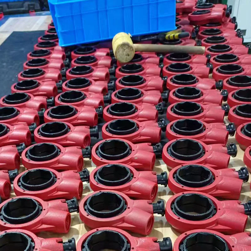 Filettatura manuale per infilare il filo di torsione Die tubo dell'acqua di rubinetto filo ritorto idraulico zincato Die testa filettatrice per tubi 3/8-2 pollici