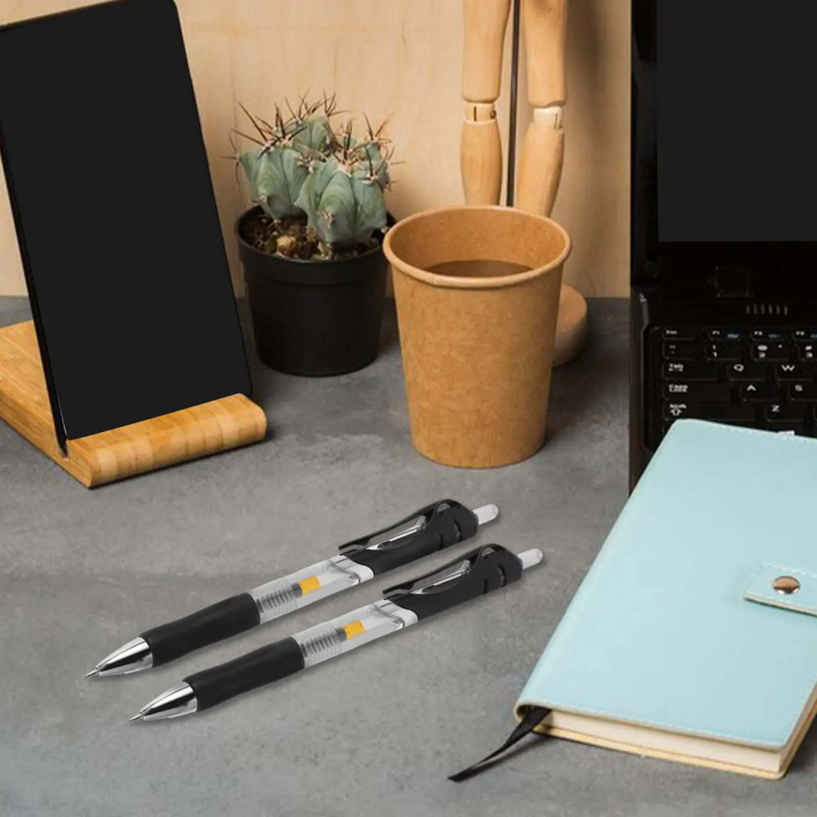 

Набор из 50 черных гелевых ручек 0,5 мм: быстросохнущие чернила, тонкий наконечник, плавное письмо, удобный захват. Идеально для школы, офиса, экзаменов, ведения дневников.