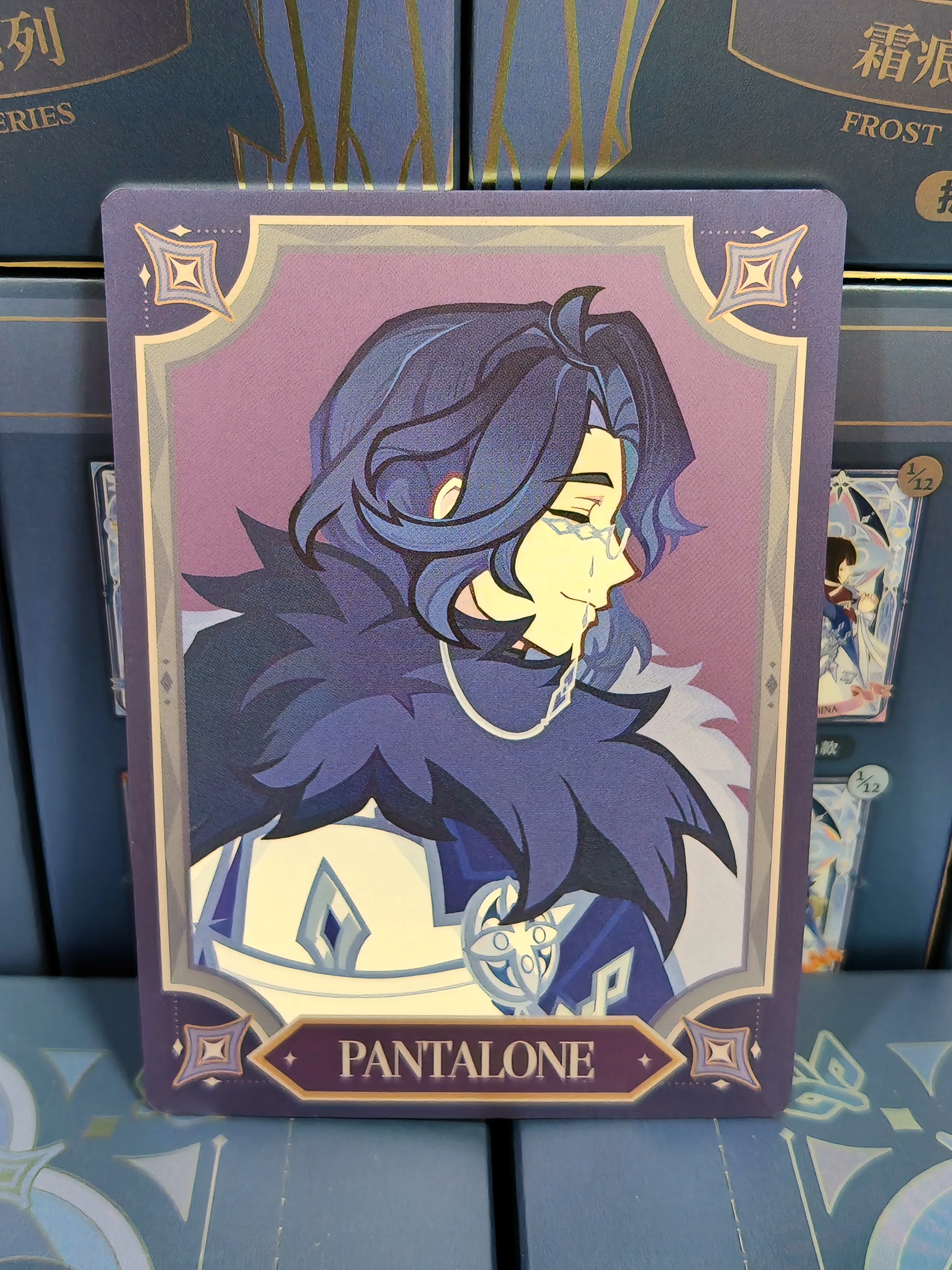 حامل أكريليك منتشر للضوء من سلسلة Fatui Genshin Impact الرسمية، شارة، منظم بنطلونات #4