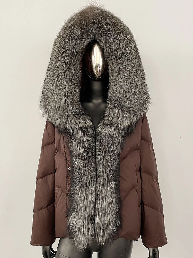 เสื้อแจ็คเก็ตฤดูหนาวปี 2025 สำหรับผู้หญิง ขนสุนัขจิ้งจอกแท้ ปกคอแบบมีฮู้ด ทรงสั้น หนา อุ่น สวมใส่สบาย  เสื้อโค้ทขนเป็ดสีขาว