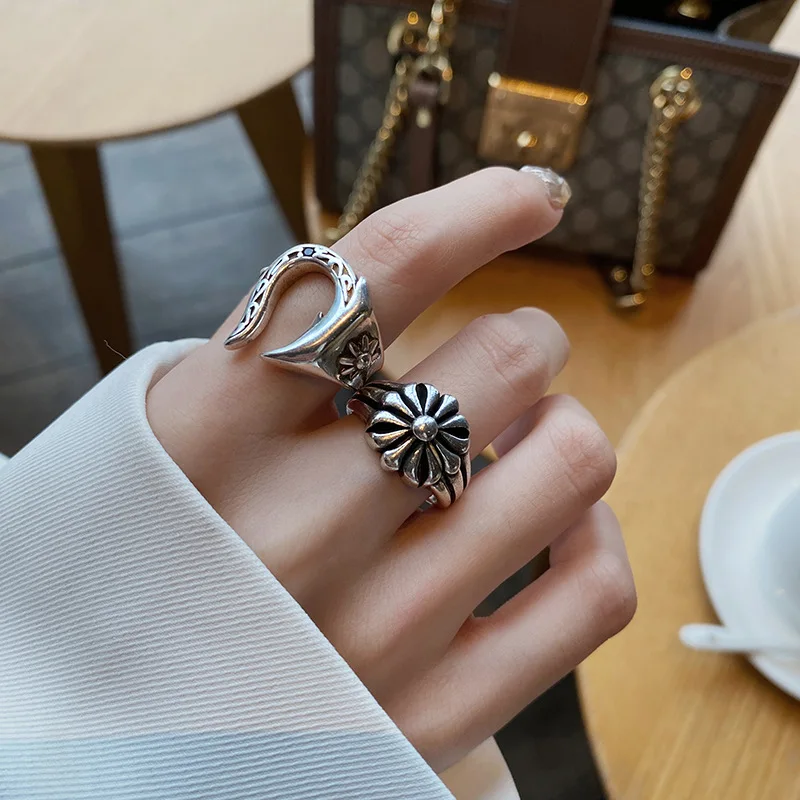 QMCOCO Silver Color Rings New Fashion Creative Punk Flower Rings Vintage Party Jewelry Gifts For Women Delicacy Accessories