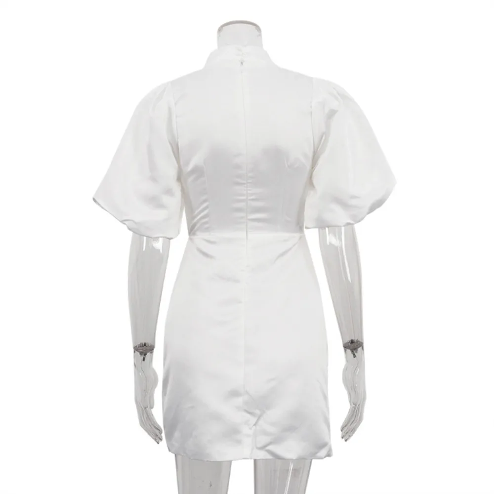 TWOTWINSTYLE フレンチレトロ ホワイトドレス レディース スタンドカラー パフスリーブ ハイウエスト サテン Aラインワンピース 女性用 新作