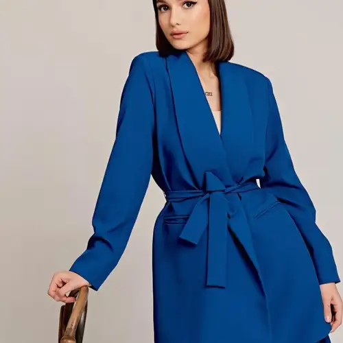 ملابس الحفلات والعطلات