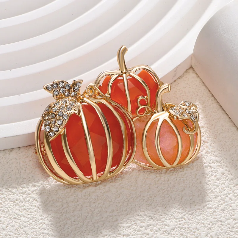 Hot selling Halloween pumpkin brooch, fashionable and versatile, fruit and vegetable studded diamond brooch, chest flower