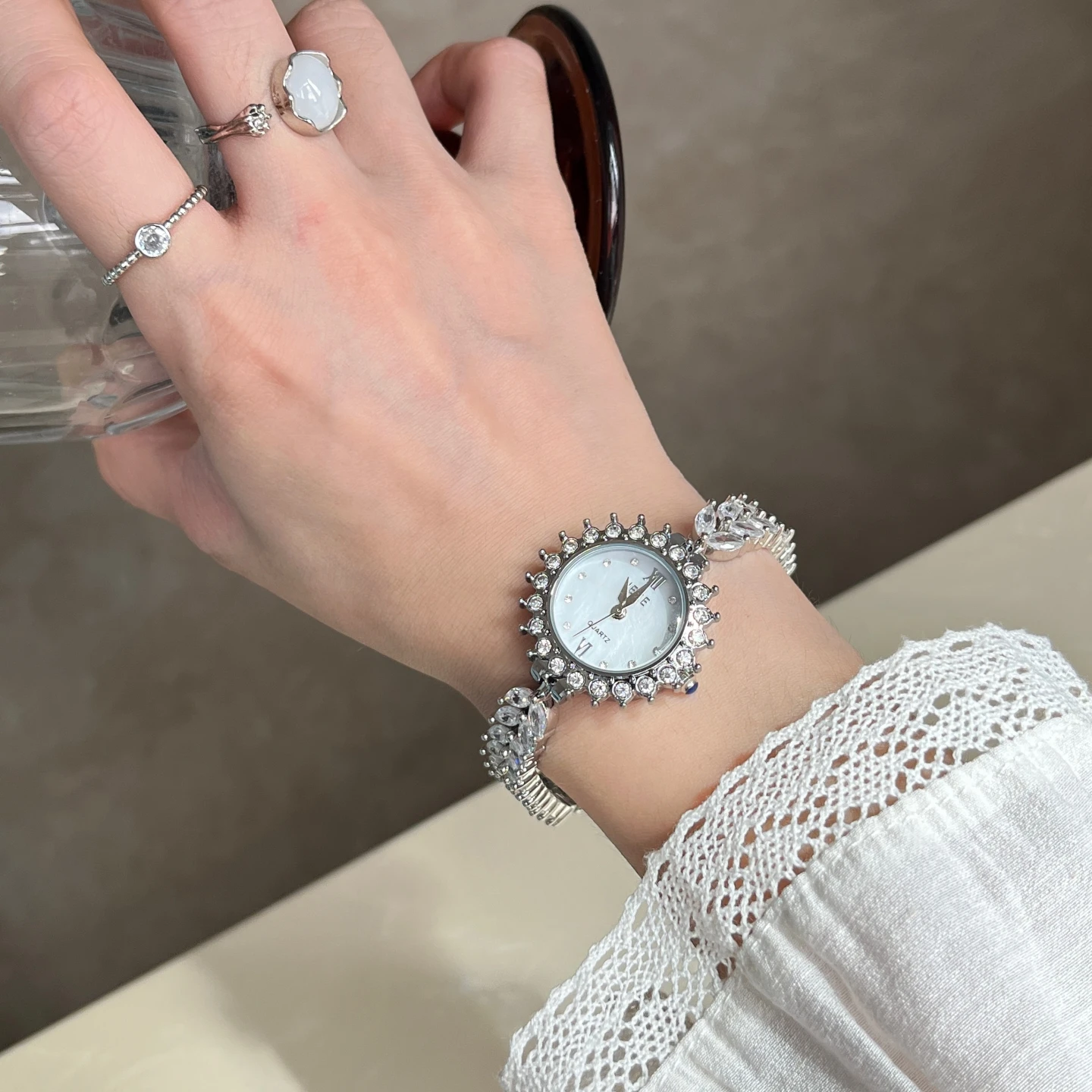 Luxury new chain type exquisite round diamond watch femininity versatile watch