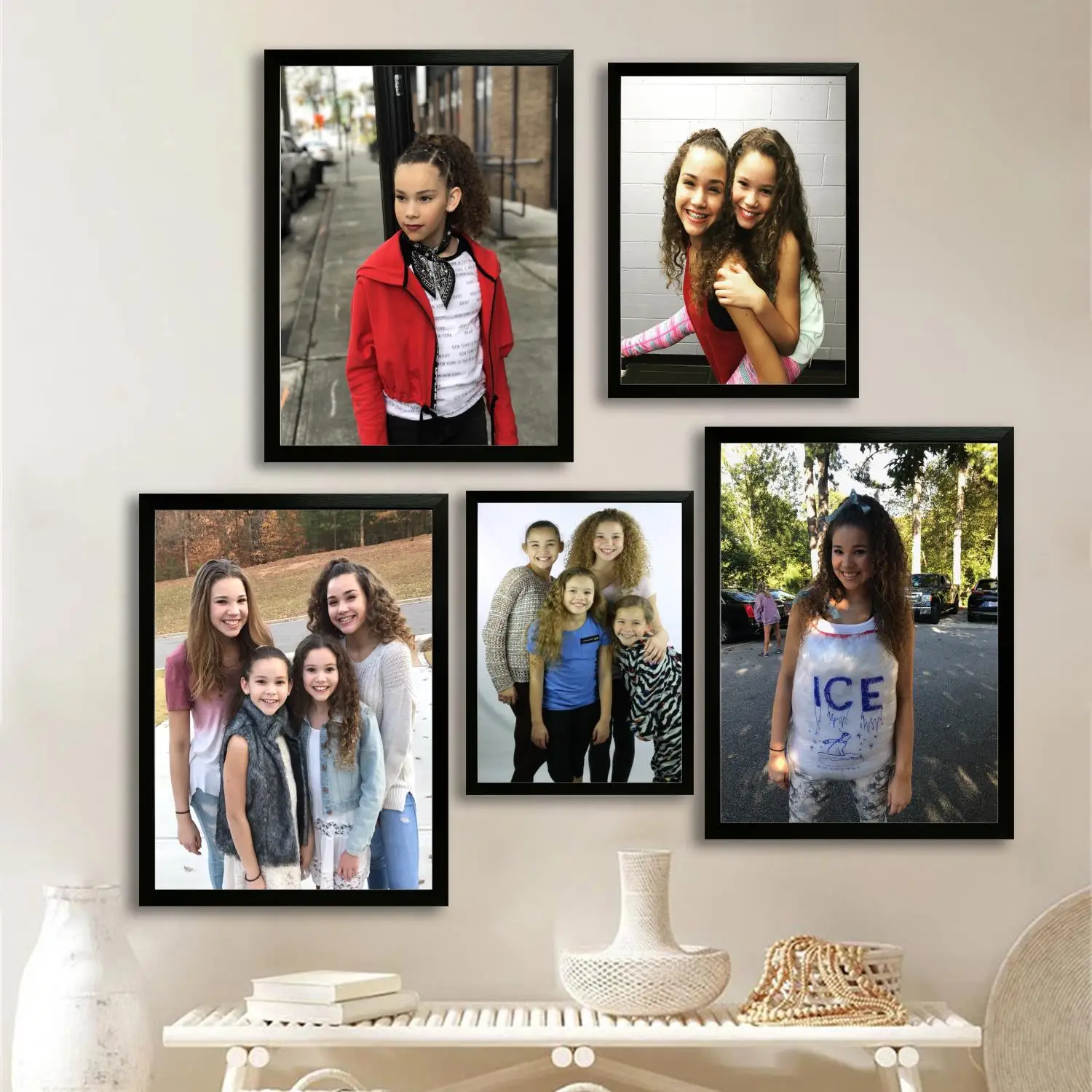 

haschak sisters Canvas Art Poster, Wall Art, Picture Print, Modern Family, Bedroom Decor, Posters,Decorative painting