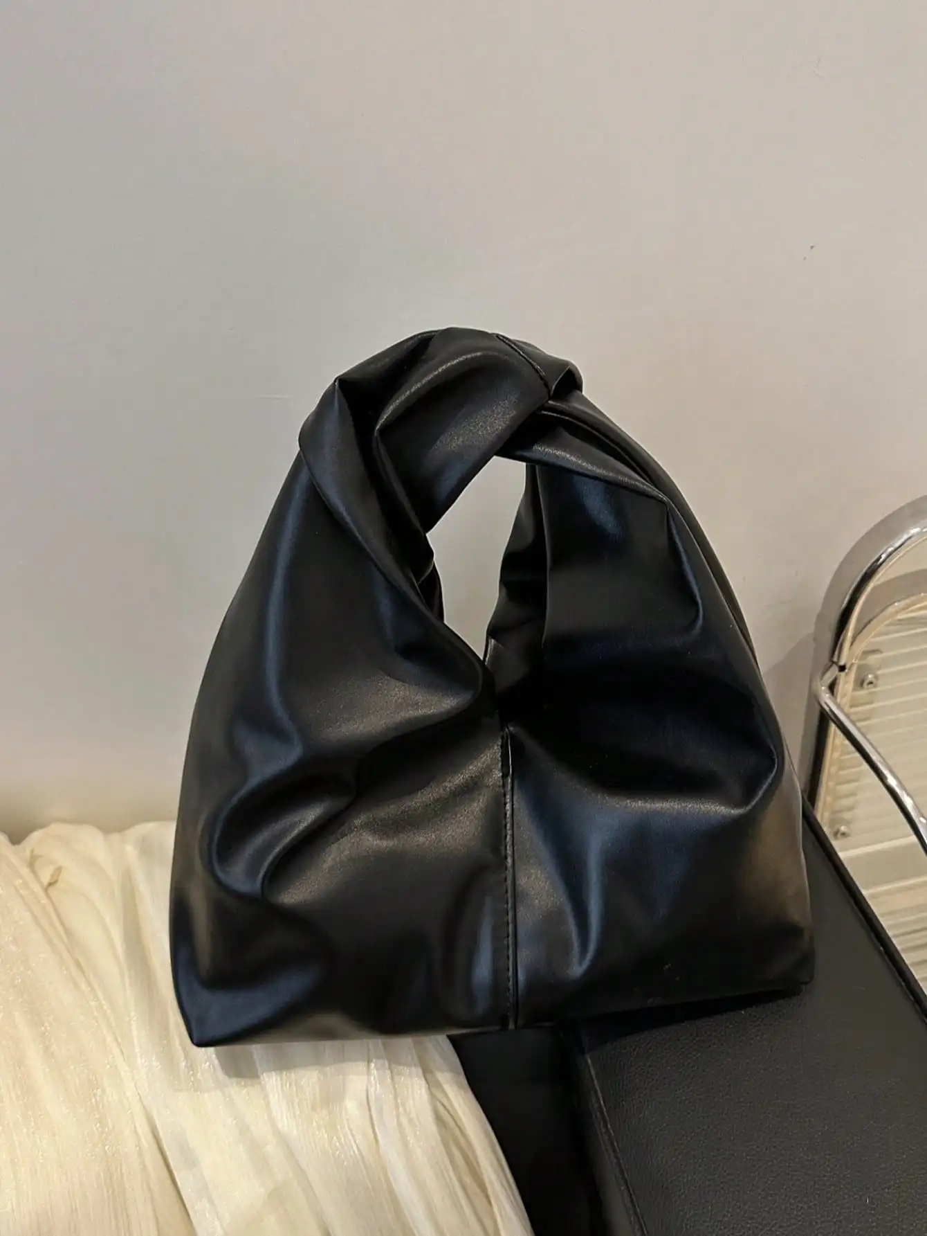 

Минималистичная черная сумка из искусственной кожи с ручкой-узлом для женщин