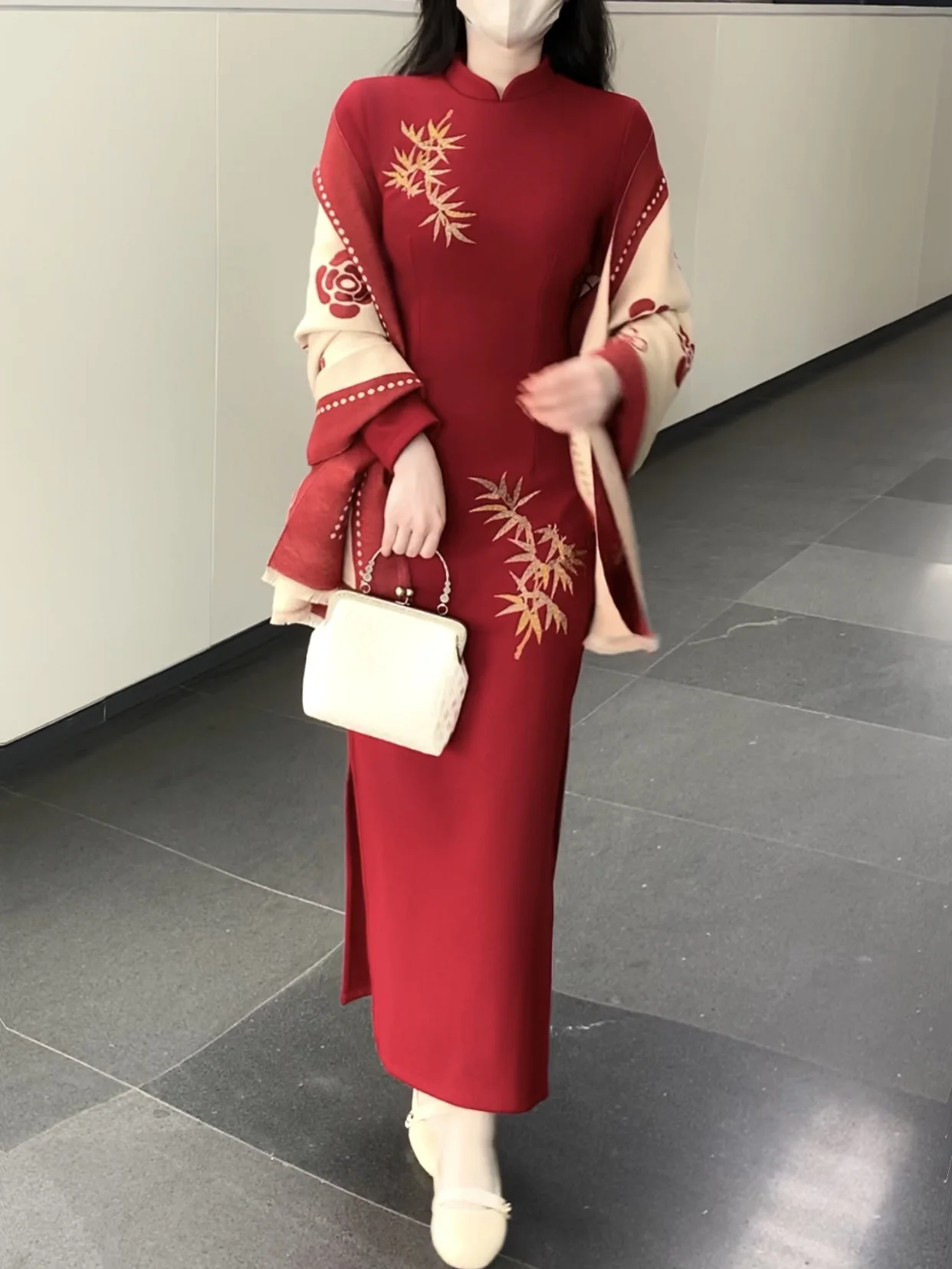 

Платье средней длины в стиле ретро с эластичной резинкой на талии, красный и золотой бамбуковый дизайн для женщин осень-зима