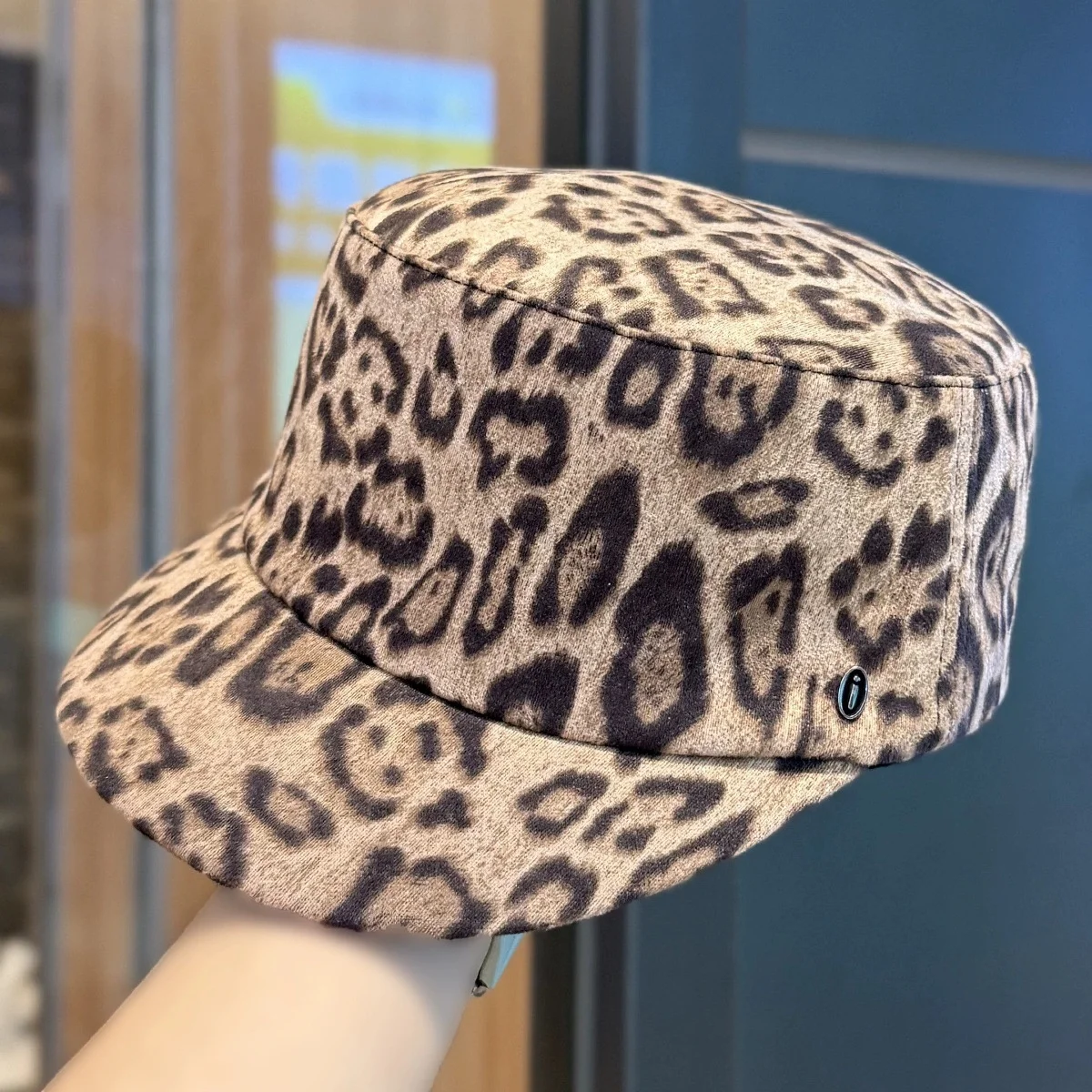 Vintage Women's Leopard-Print Flat-Top Riding Hat, Girly Baseball Cap That Flatters The Face and Makes It Look Smaller