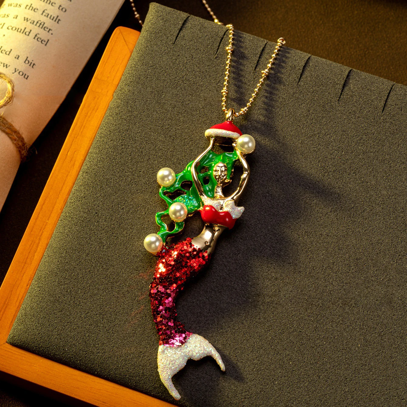 European and American Christmas Mermaid Vintage Necklace With Personalized Colorful Sequin Splicing and Sweet Pendant Jewelry