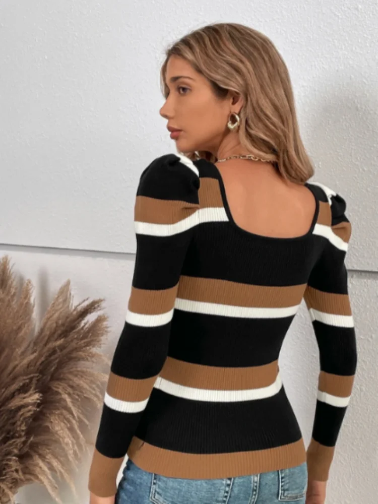 Spice Girl temperament color matching striped knit outside with U-neck design sense inside with short top autumn winter sweater