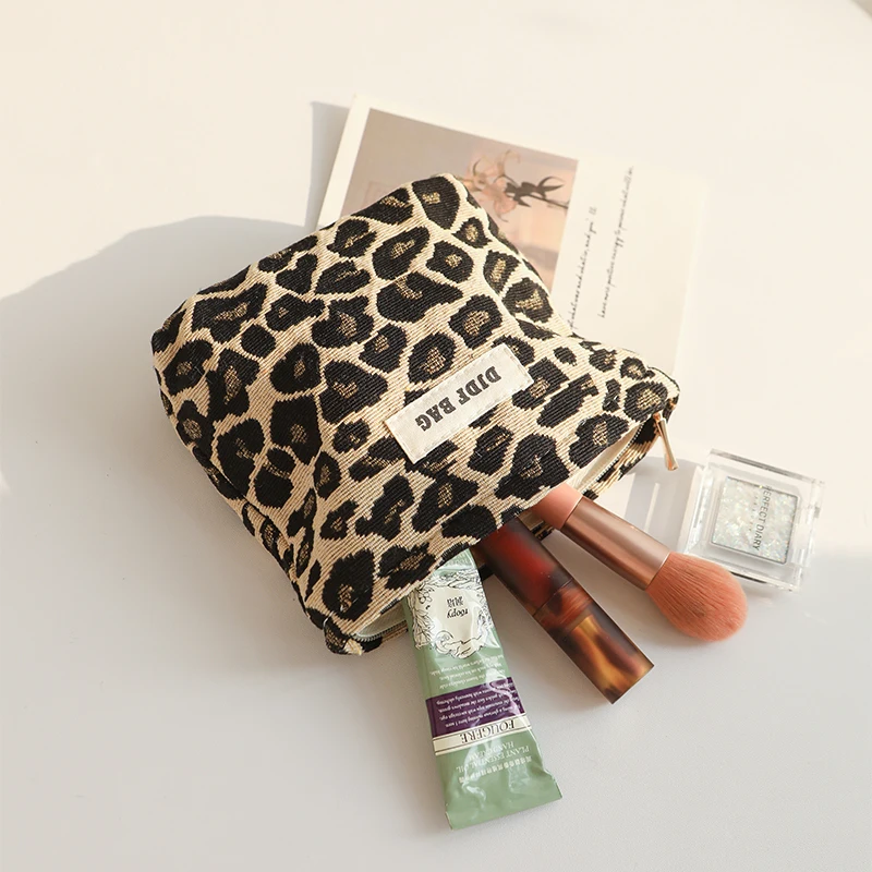 Borsa portamonete piccola con stampa leopardata borsa per il trucco da donna borsa per cosmetici portatile borsa per rossetto di moda borsa per