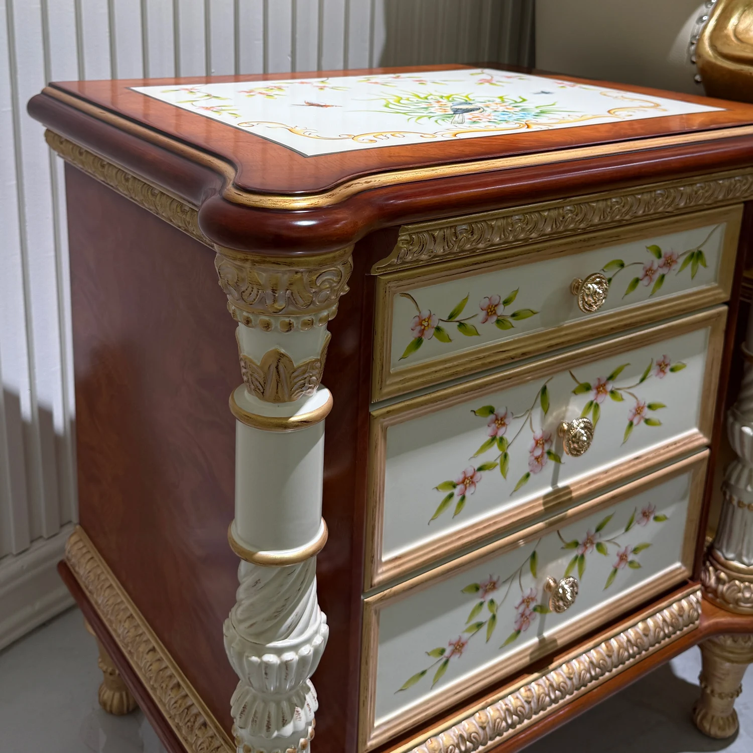 European Classical Antique Style Floral Hand Painted Wood Carved Bedroom Furniture French Luxury Bedside Table Nightstand